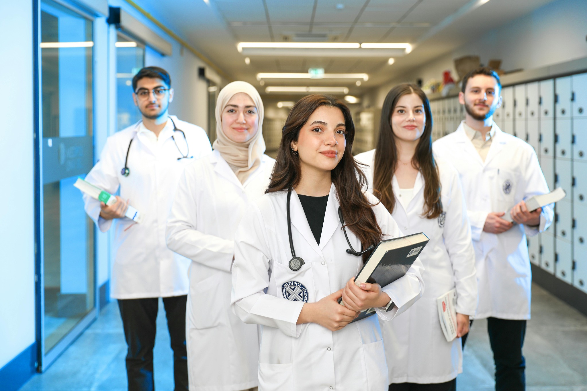Estudantes de medicina em ambiente acadêmico